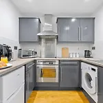 2 Bedroom Leeds City Centre Apartment Apartment