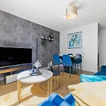 2 Bedroom Leeds City Centre Apartment *
