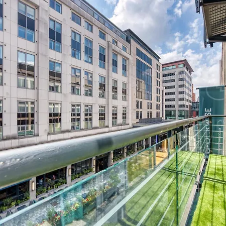 Apartment 2 Bedroom Greek Street Residence - Central Leeds *