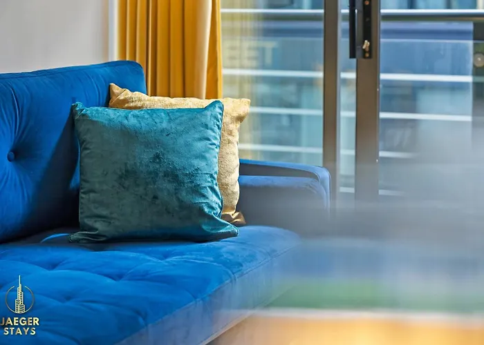 2 Bedroom Greek Street Apartment - Sleeps Up To 6 * 利兹