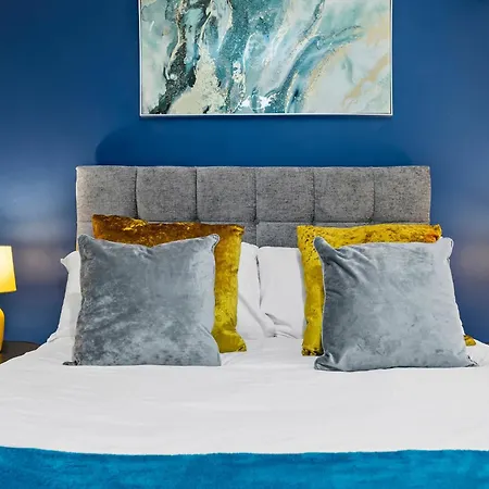 Apartment 2 Bedroom Greek Street Apartment - Sleeps Up To 6 Leeds (West Yorkshire)